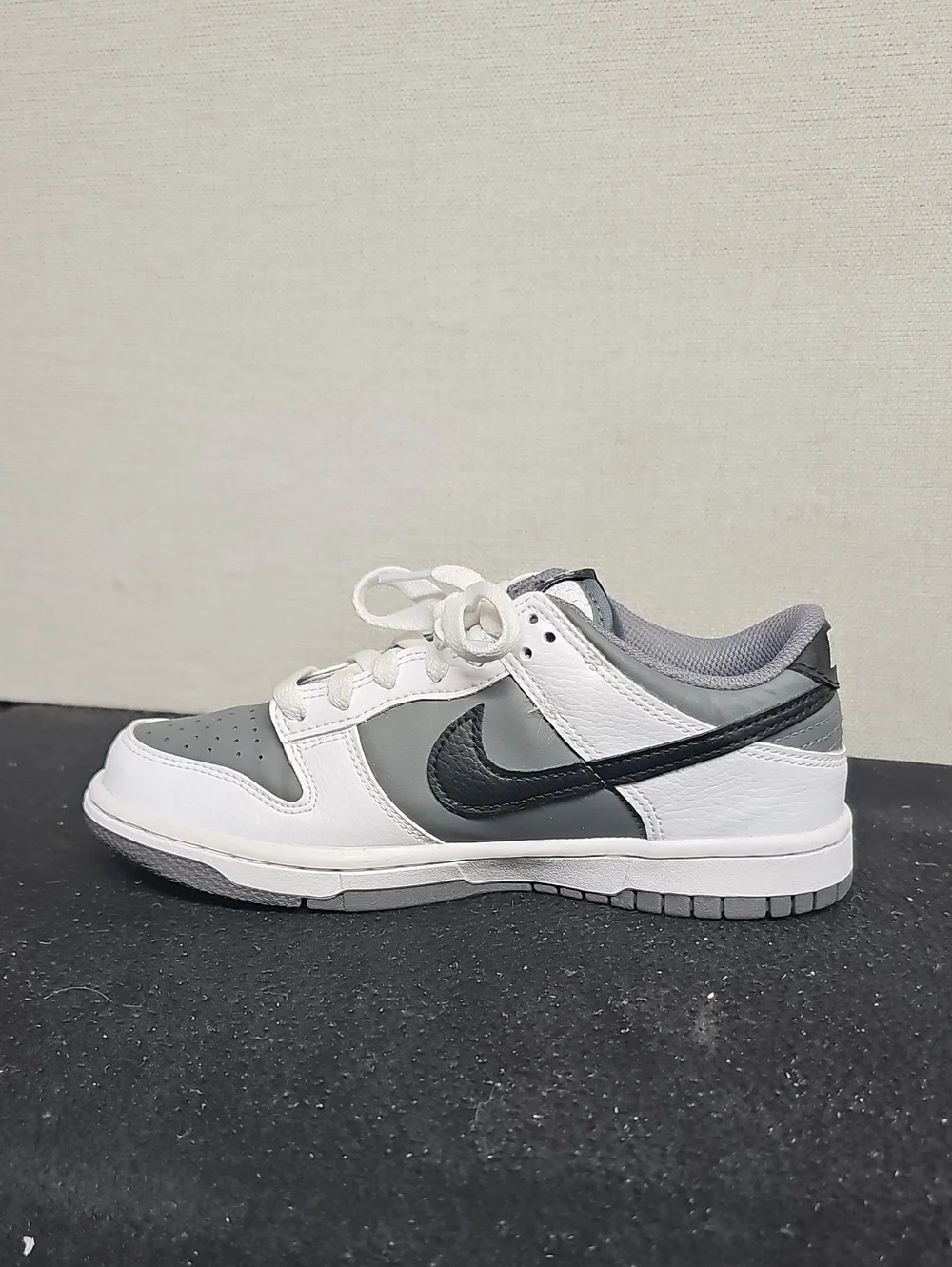 NIKE DUNK LOW SMOKE GREY YOUTH SNEAKERS BFPM-06-086 - Picture 5 of 10